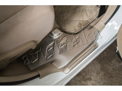 Toyota Highlander (07–13) Накладки на дверные пороги