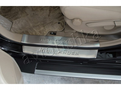 Toyota Highlander (07–13) Накладки на дверные пороги